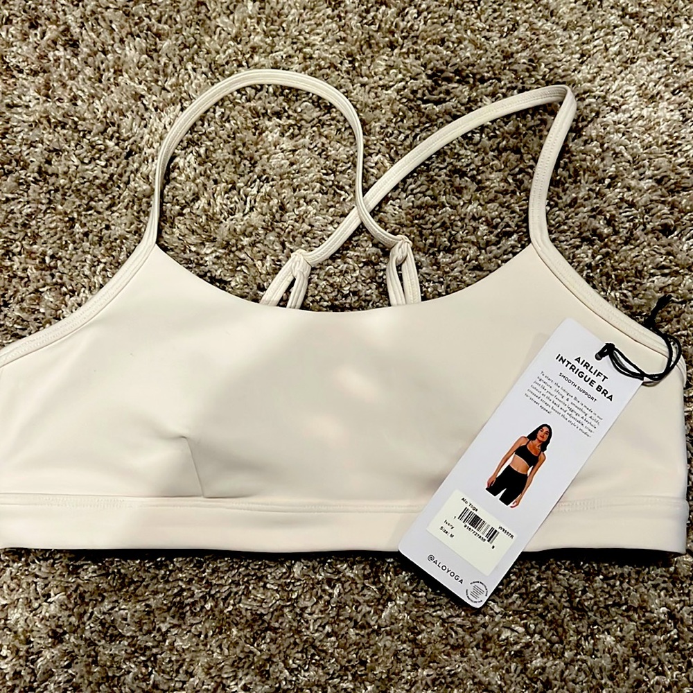 Alo yoga sports bra